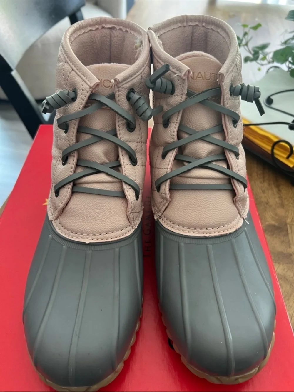 Nautica Orsay Women Duck Boots Grey Pink Quilted‎ Ankle Rain Snow Boots Size 8